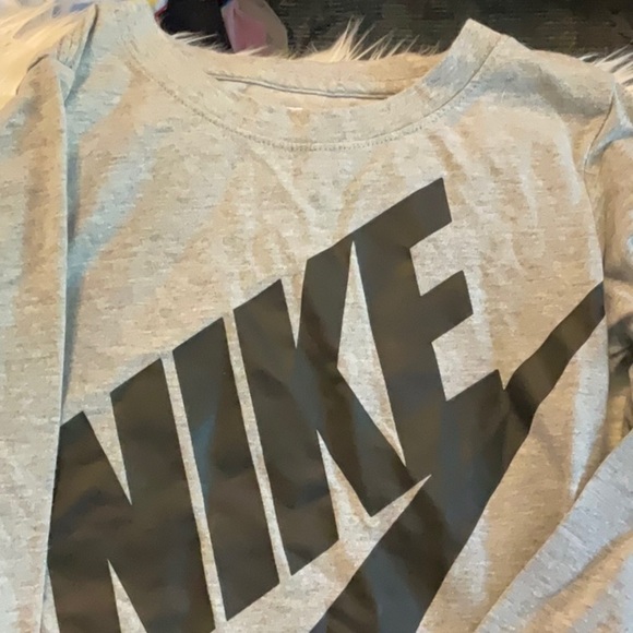 Nike Gray Crew Neck Long Sleeve with Iconic Swoosh - Picture 3 of 6